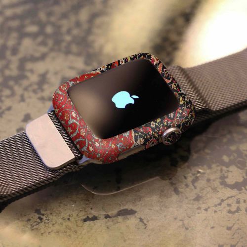 Apple_Watch 4 (40mm)_Persian_Carpet_Red_4